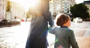Недружелюбная среда: как современные родители взаимодействуют с городом