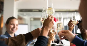 Как потратить деньги на новогодний корпоратив с пользой