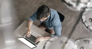 Улыбайтесь, вы на работе. Сможет ли удаленка заменить компаниям офисы