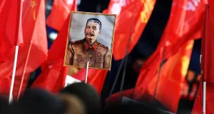 Идеология осажденной крепости: как возрождение сталинизма помешает Путину