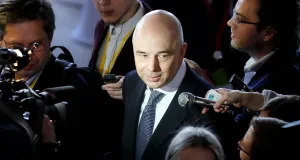 Ножницы Силуанова: беречь бюджетные рубли или тратить