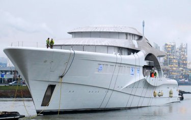 Туристы украли яхту на Карибах и построили на ней бизнес в Чёрном море
