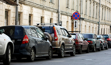 Кто и сколько заработал на неправильной парковке в Москве?