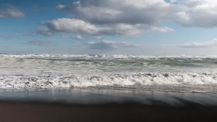 На пляже с двумя - порно видео на рукописныйтекст.рф