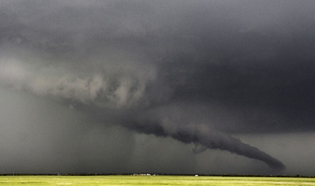 Чудовищный торнадо: смерч в Оклахоме унес жизни десятков человек