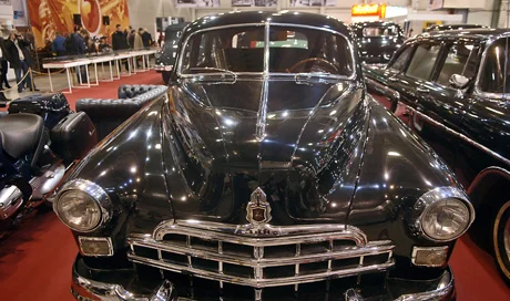 14 самых дорогих и необычных транспортных средств чиновников