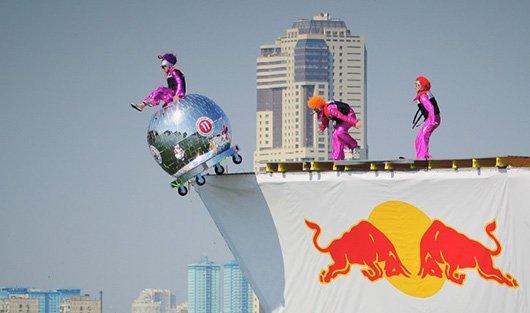Летели и падали: как прошел Red Bull Flugtag 2015