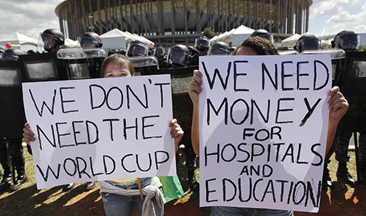 Противники футбола: что заставило бразильцев выйти на улицы