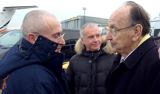 Михаил Ходорковский приземлился в Берлине