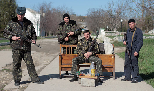 Две армии одного полуострова: фоторепортаж из Крыма
