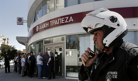 «Лучше ужасный конец, чем ужас без конца»: как открывались банки на Кипре