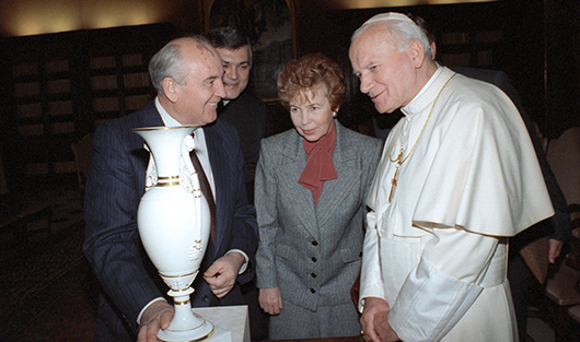 Исторические встречи: как развивались отношения между Россией и Ватиканом