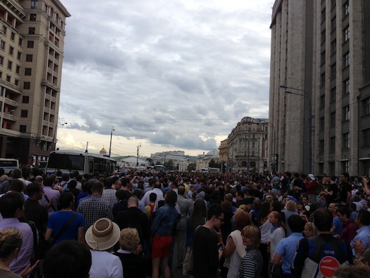 Стояние на обочине: репортаж Forbes с митинга в поддержку Навального