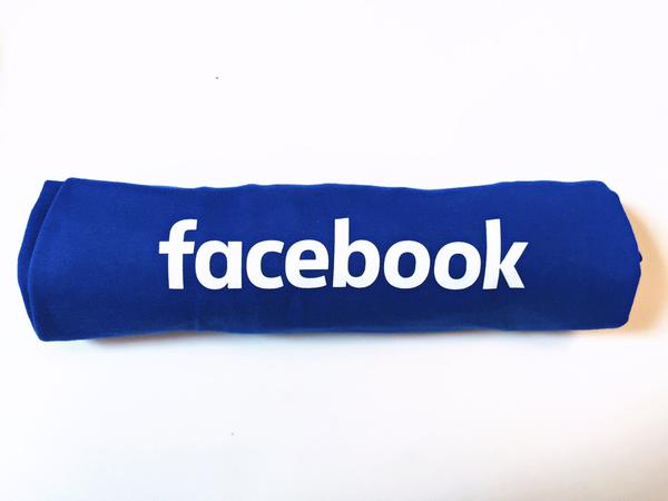 Facebook изменил свой логотип