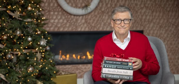 Перебежчик из КГБ и бомбардировки Англии: Билл Гейтс посоветовал 5 книг на конец «паршивого» года 