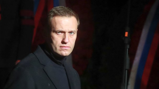 «Несет ответственность за побуждение и оказание поддержки лицам, которые осуществили или были причастны к отравлению»: кого ЕС внес в санкционный список из-за Навального и почему 