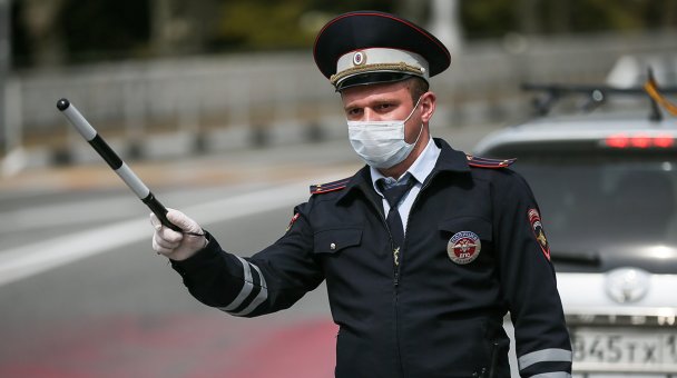 Полиция ввела тотальный контроль пропусков на въездах в Москву