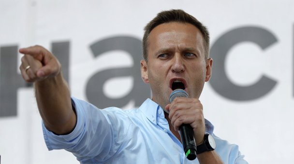 Навальный начал ненадолго вставать с постели 