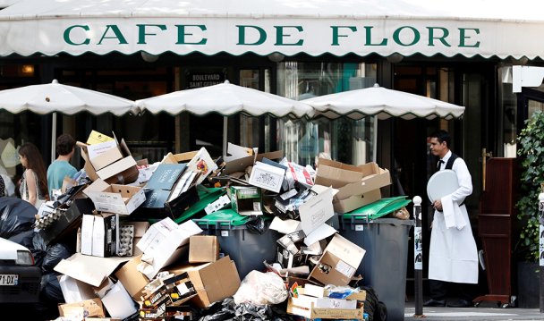Евро на мусор: в столице Франции бастуют мусорщики