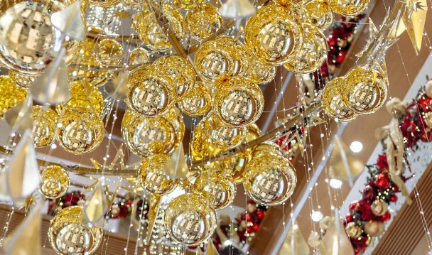 Праздничный переполох: новогодний базар, полезные мастер-классы и новый бутик Dior в ЦУМе