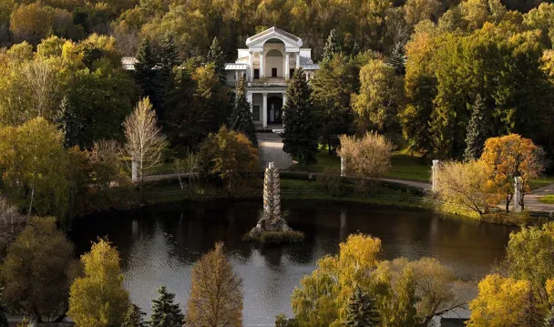Книга главного архитектора ВСХВ А.Ф.Жукова "Архитектура Всесоюзной сельскохозяйственной выставки"