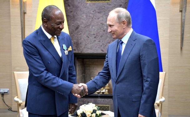 Bloomberg узнал о российском советнике в администрации президента Гвинеи