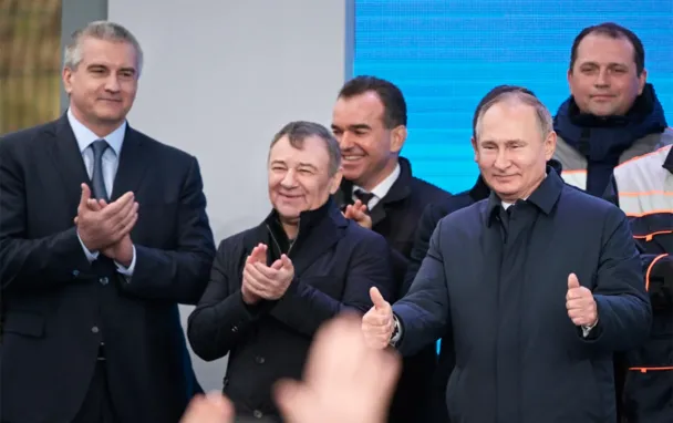 «Ты что, выпил что ли?»: Путин рассказал о ночном звонке Ротенберга