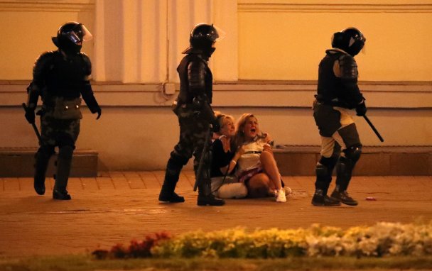 Глава МВД Белоруссии извинился за травмы случайных людей на акциях протеста