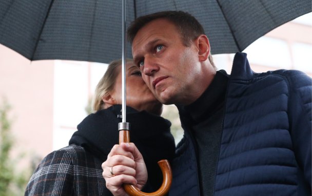 СМИ узнали о тайном визите Меркель к Навальному в больнице