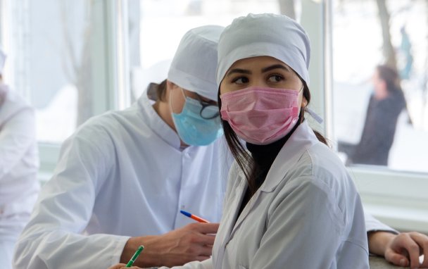 В России второй день подряд выявили меньше 12 000 новых зараженных коронавирусом