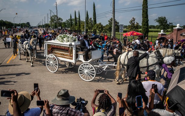Золотой гроб, лошади, обращение Байдена: в США похоронили Джорджа Флойда