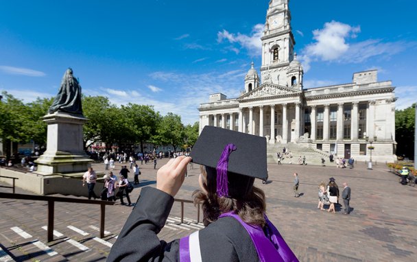 Распустили руки: 5 университетов Британии, в которых научат работать