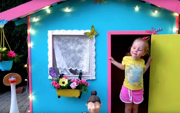 Девочка из России вошла в рейтинг Forbes: 10 YouTube-блогеров с самыми высокими доходами