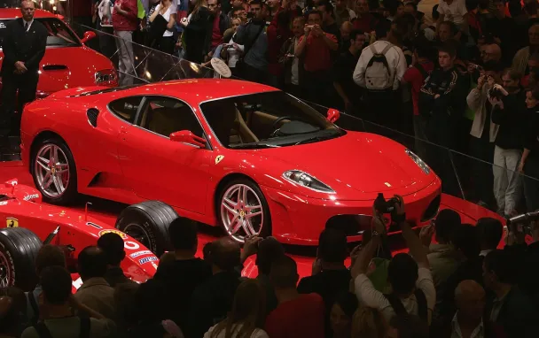 От Ferrari до «Кукурузника»: транспорт богатейших госслужащих и депутатов России