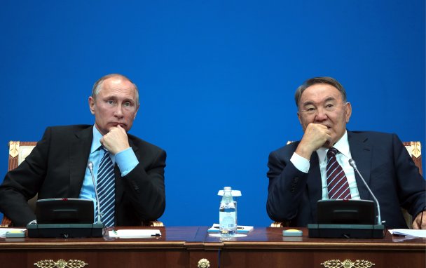 Назарбаев против Путина: в чем переиграл президента России экс-глава Казахстана
