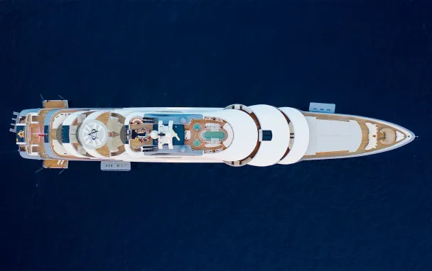 Остров, на котором миллиардеры празднуют Новый год: где бросили якорь Абрамович, Рашников и другие богатейшие