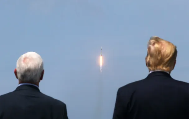 Как SpaceX впервые отправила астронавтов на МКС: фоторепортаж