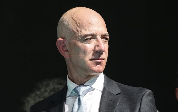 Распродажа Безоса: богатейший человек мира продал акции Amazon на $4 млрд