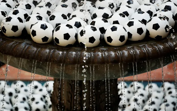 Фото Christian Hartmann / Reuters