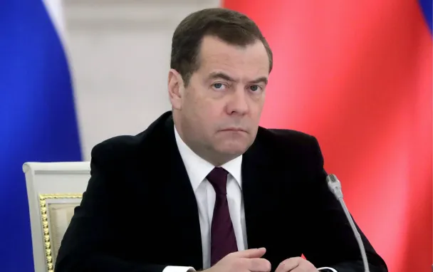 Медведев объявил об отставке правительства