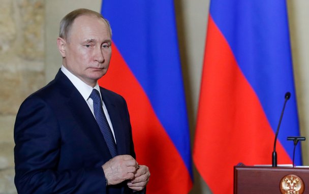 Новые налоги, каникулы по кредитам, деньги семьям: Путин обнародовал меры по поддержке бизнеса и населения