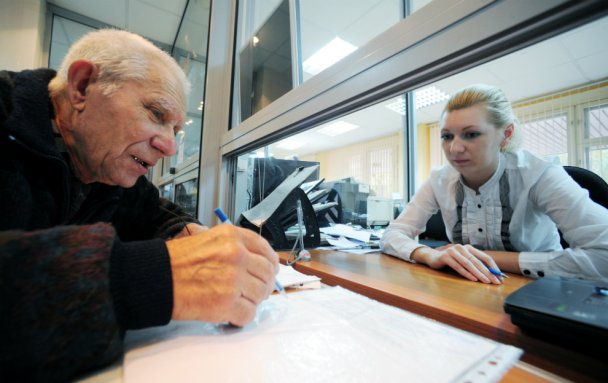 Военных пенсионеров предложили лишить единовременной выплаты в 5000 рублей