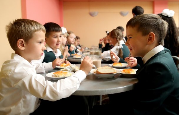 «Интерфакс»: власти Москвы задумались о переводе школ на удаленку 