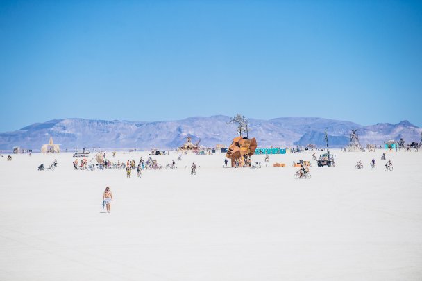 Дискотека вселенского масштаба, или Богемный нетворкинг: Дмитрий Волков о том, зачем на самом деле едут на Burning Man