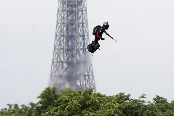 Фото Charles Platiau / Reuters