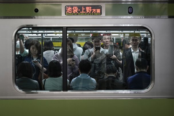 Исследователи не нашли связи между вспышками коронавируса и поездками в метро