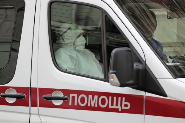 Число новых заболевших коронавирусом в России снова превысило 10 000