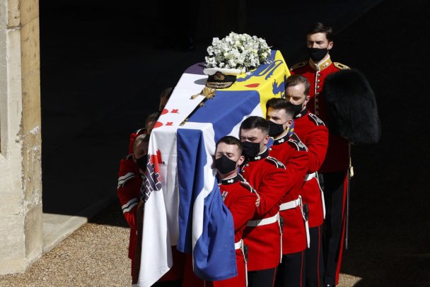 Скромная церемония на 30 человек: как в Лондоне простились с принцем Филиппом 
