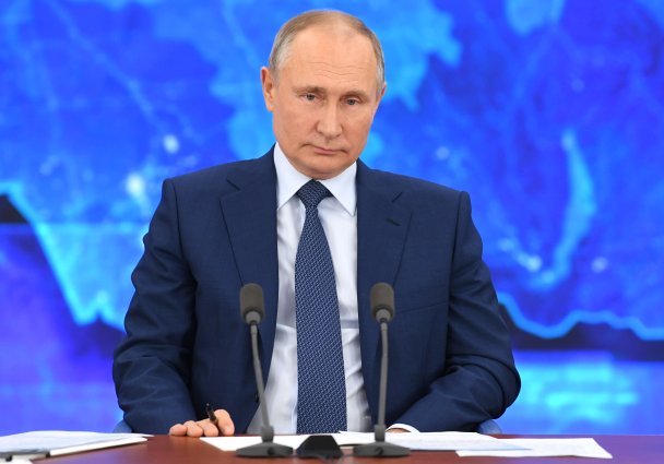 Bloomberg сообщил об обсуждении элитами планов Путина после ухода с поста