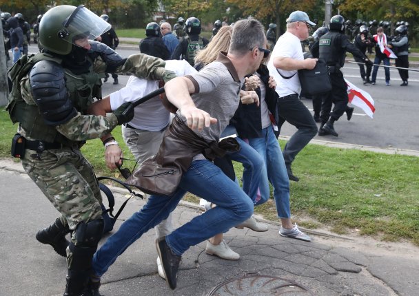 Больше 400 человек задержали на акции протеста в Минске 